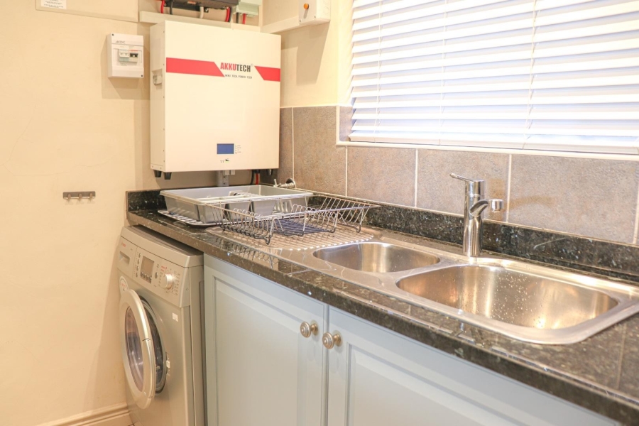 To Let 3 Bedroom Property for Rent in Onrus Western Cape